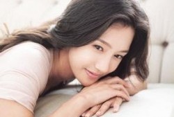 韩国美女裸妆爆料视频